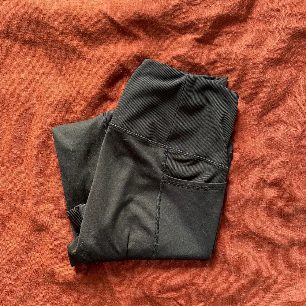 Black workout exercise leggings